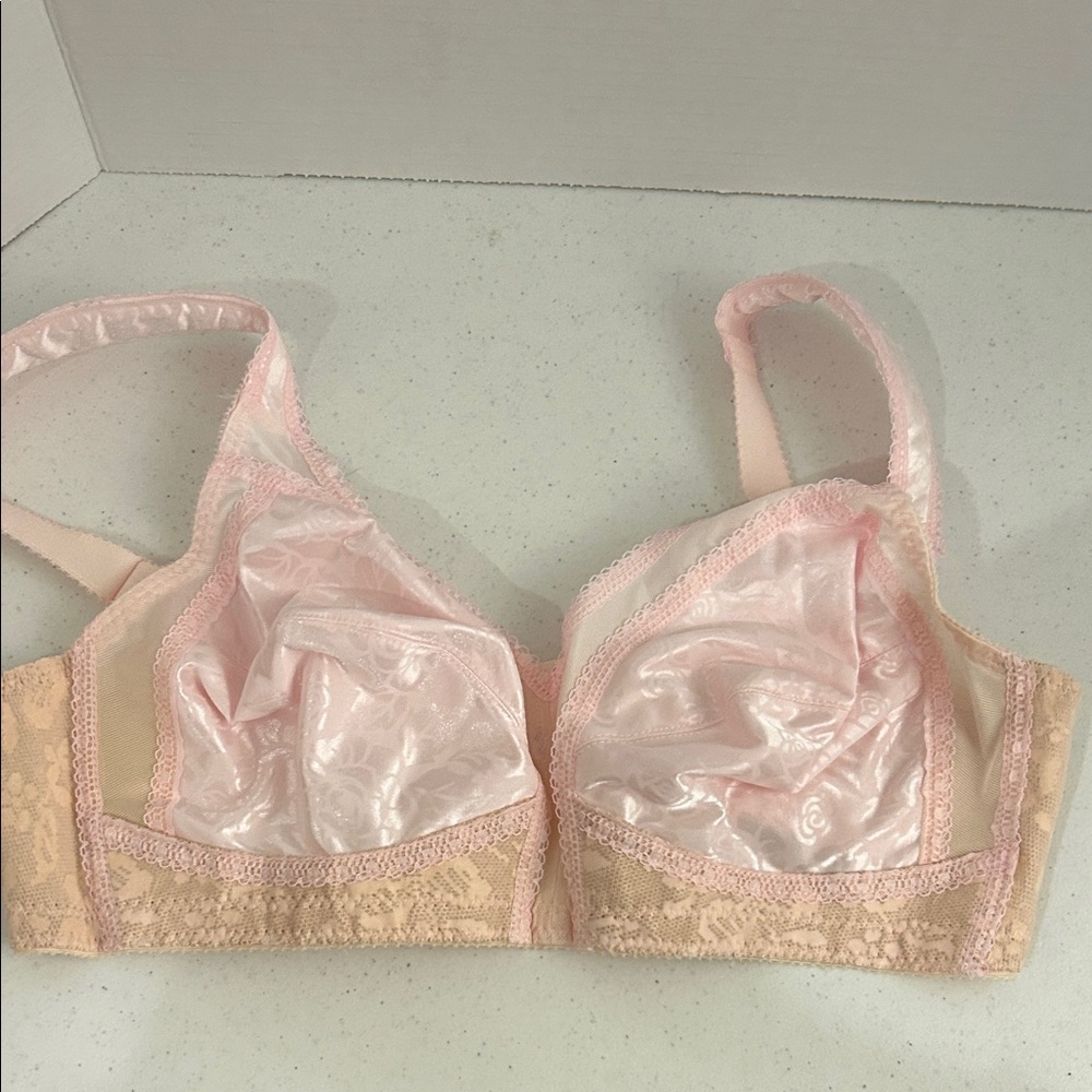 Playtex Soft Pink Lace Bra 38 B